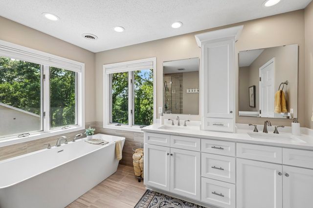 1149 River Ridge Road, River Falls, WI 54022