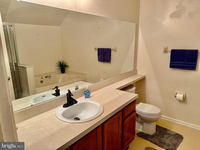 105 WHARTON RD, Mount Laurel, NJ 08054