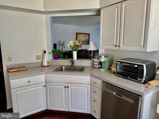 105 WHARTON RD, Mount Laurel, NJ 08054