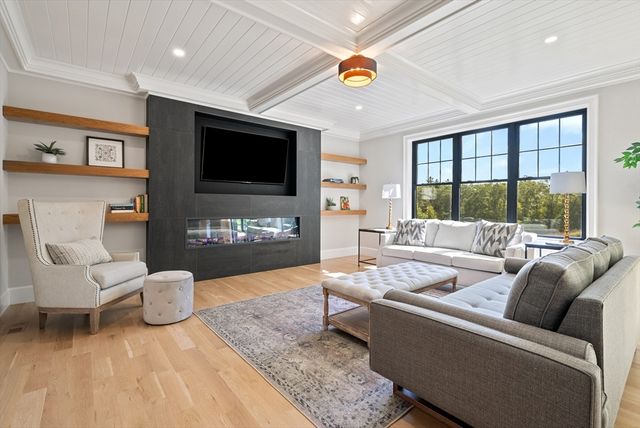 7 Whisper Way, Hopkinton, MA 01748