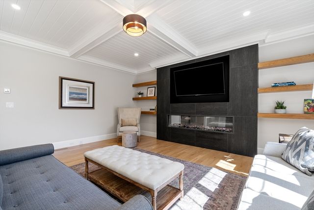 7 Whisper Way, Hopkinton, MA 01748