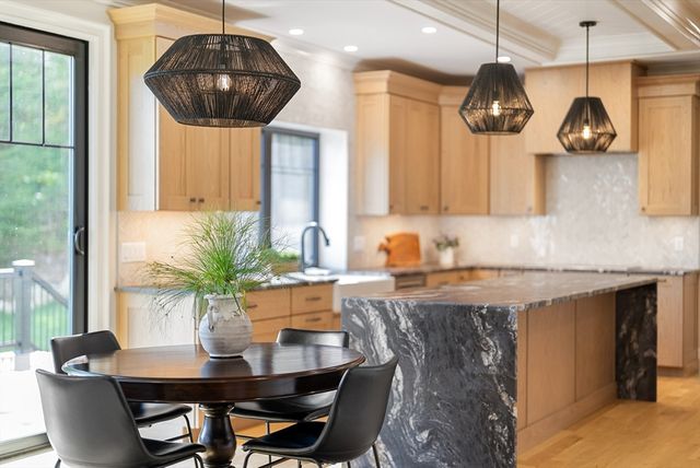 7 Whisper Way, Hopkinton, MA 01748