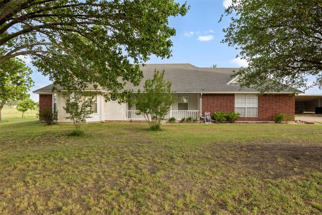 302 Blue Ribbon Road, Waxahachie, TX 75165