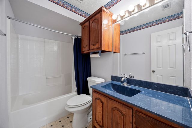 302 Blue Ribbon Road, Waxahachie, TX 75165