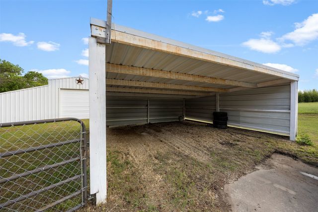 302 Blue Ribbon Road, Waxahachie, TX 75165