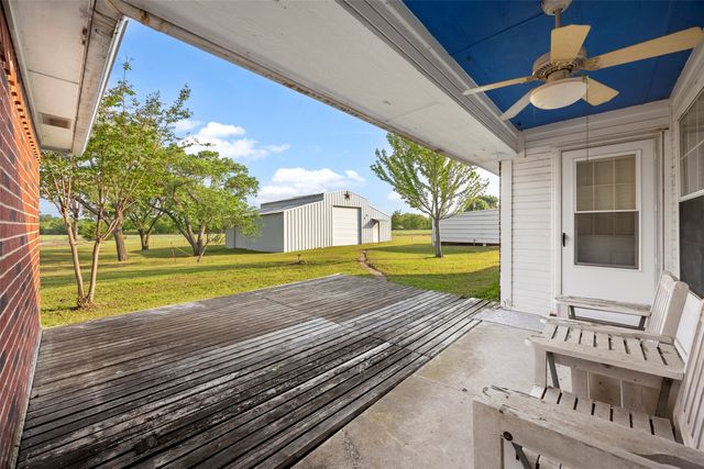 302 Blue Ribbon Road, Waxahachie, TX 75165