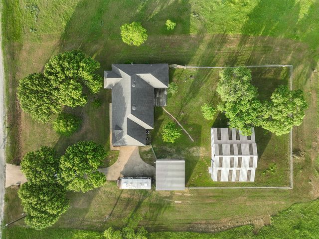 302 Blue Ribbon Road, Waxahachie, TX 75165