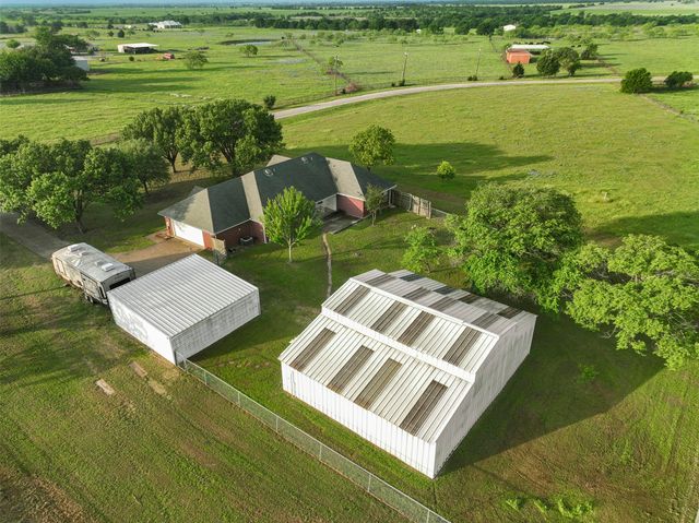 302 Blue Ribbon Road, Waxahachie, TX 75165