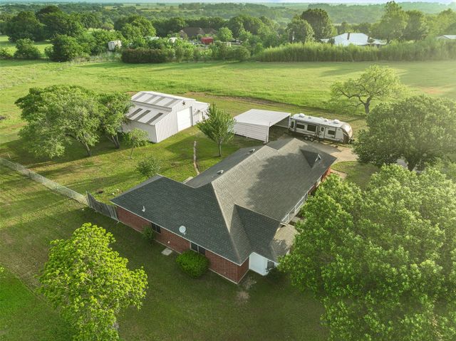 302 Blue Ribbon Road, Waxahachie, TX 75165