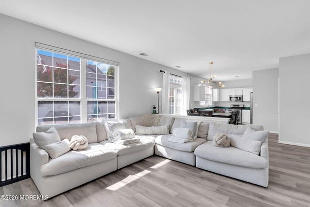 19 Vanderveer Road, Freehold, NJ 07728