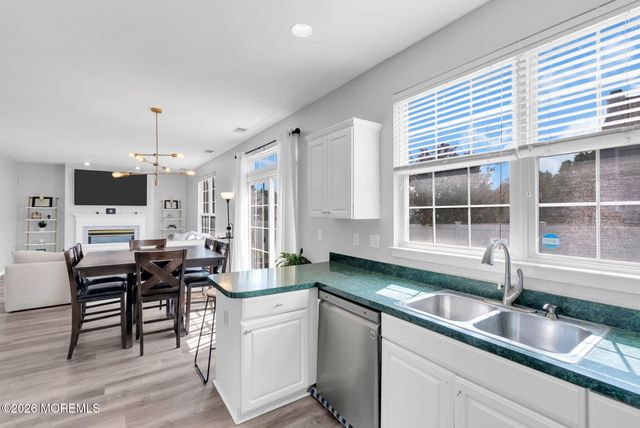 19 Vanderveer Road, Freehold, NJ 07728