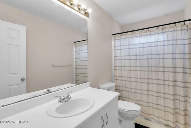 19 Vanderveer Road, Freehold, NJ 07728