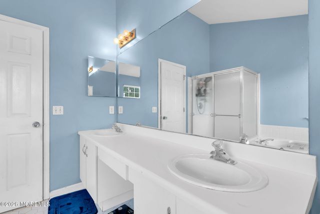 19 Vanderveer Road, Freehold, NJ 07728
