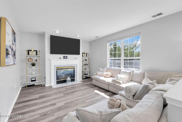 19 Vanderveer Road, Freehold, NJ 07728