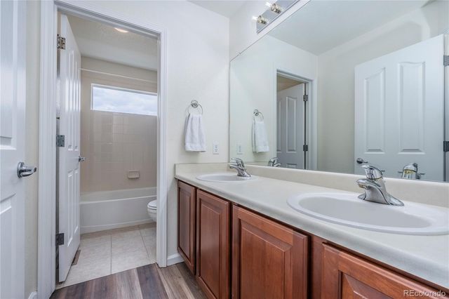 7116 S Flat Rock Court, Aurora, CO 80016