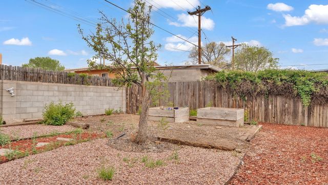 103 Spruce Street, Santa Fe, NM 87501