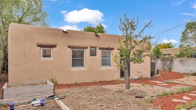 103 Spruce Street, Santa Fe, NM 87501