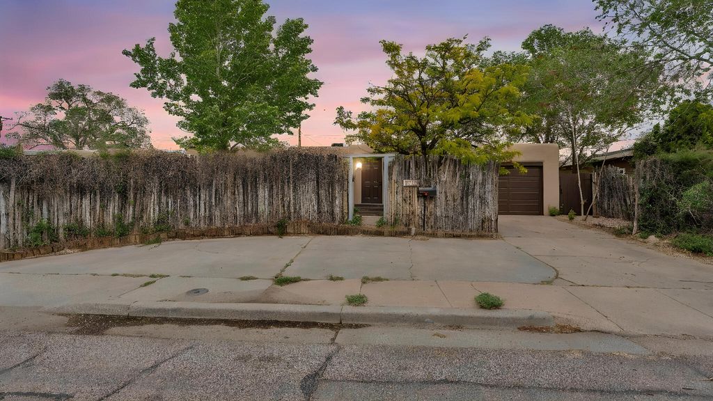103 Spruce Street, Santa Fe, NM 87501