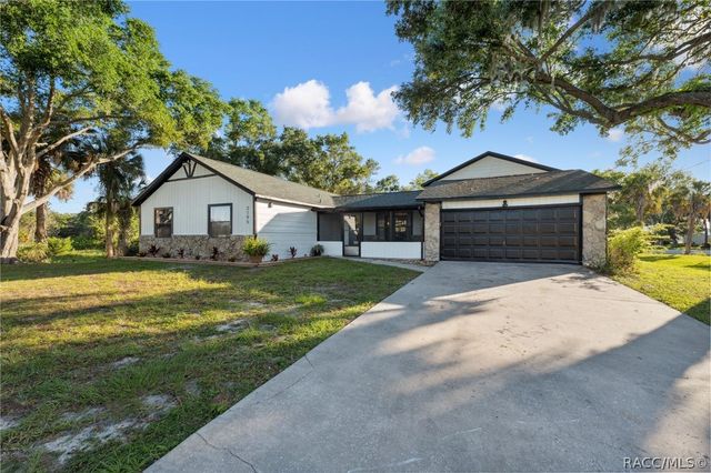 2195 N Slewfoot Path, Crystal River, FL 34429