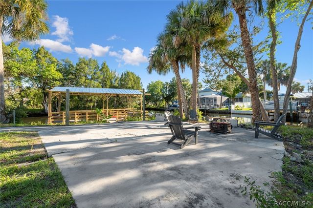 2195 N Slewfoot Path, Crystal River, FL 34429