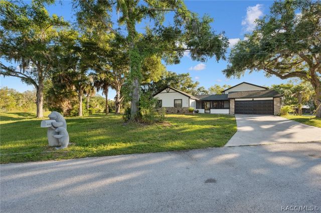 2195 N Slewfoot Path, Crystal River, FL 34429