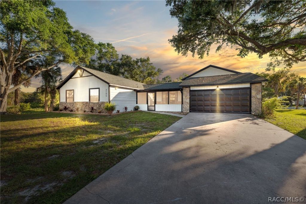 2195 N Slewfoot Path, Crystal River, FL 34429