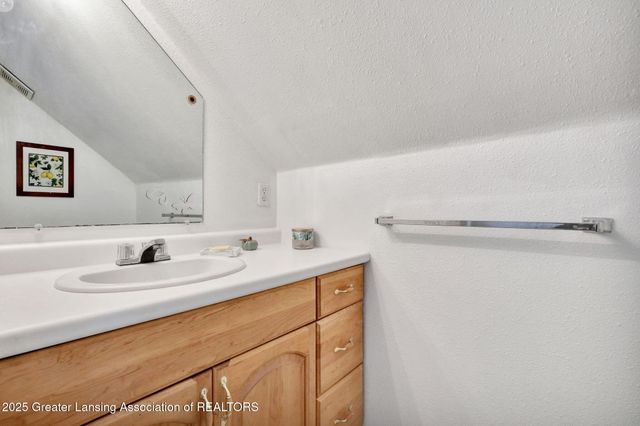 4198 Greenwood Avenue, Holt, MI 48842