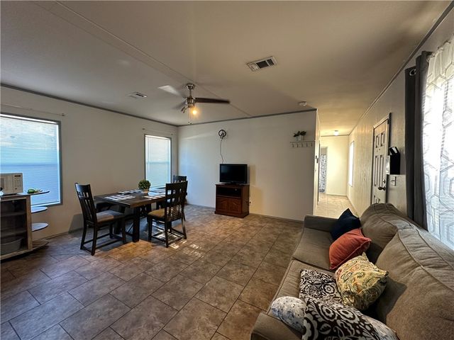 6038 Horizon Dr, Corpus Christi, TX 78408