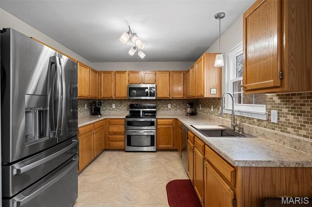 200 Westwind Estates Court, Valley Park, MO 63088