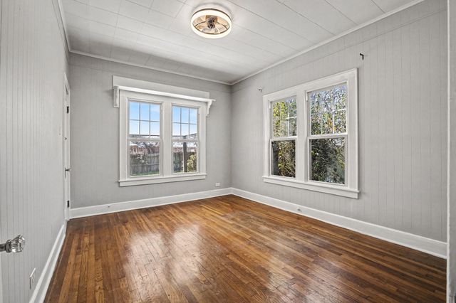 605 W Crockett Street, Ennis, TX 75119