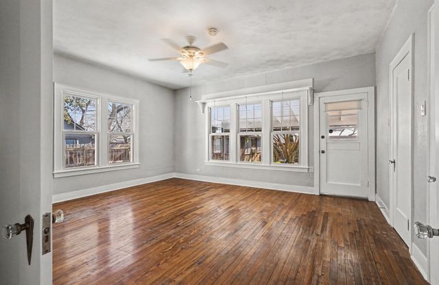 605 W Crockett Street, Ennis, TX 75119