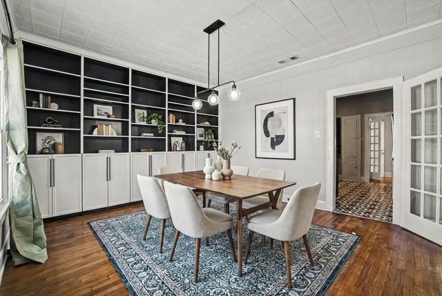 605 W Crockett Street, Ennis, TX 75119