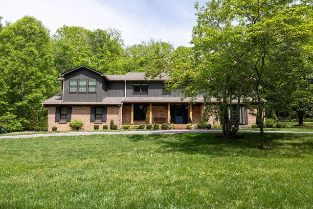 6001 Andover Dr, Nashville, TN 37215