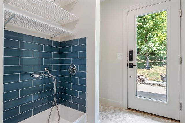 6001 Andover Dr, Nashville, TN 37215