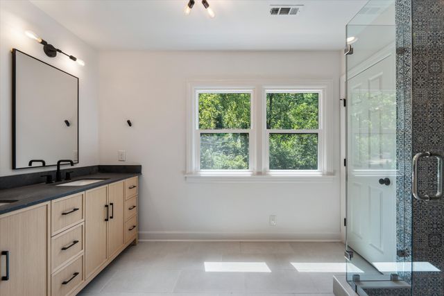 6001 Andover Dr, Nashville, TN 37215