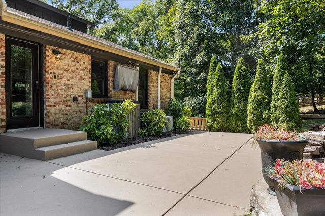 6001 Andover Dr, Nashville, TN 37215