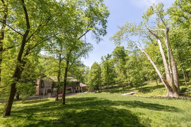 6001 Andover Dr, Nashville, TN 37215