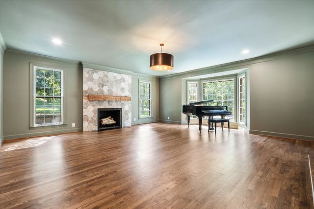 6001 Andover Dr, Nashville, TN 37215