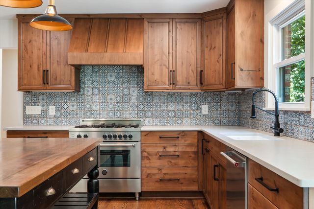 6001 Andover Dr, Nashville, TN 37215