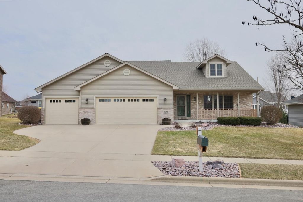 430 21st Street, Prairie Du Sac, WI 53578