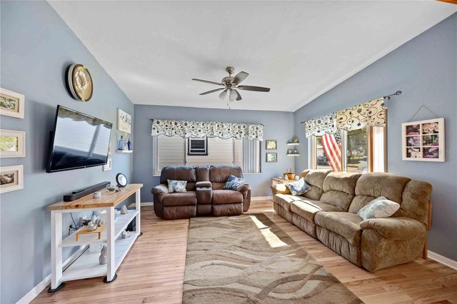 1915 3RD AVENUE E, Bradenton, FL 34208