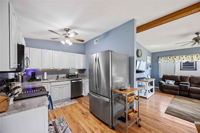 1915 3RD AVENUE E, Bradenton, FL 34208