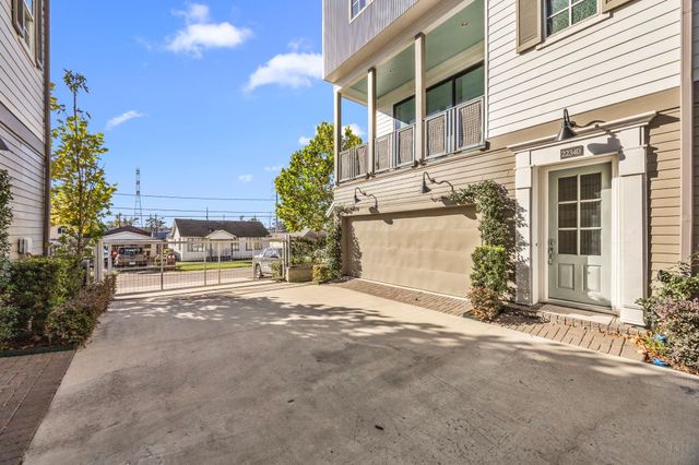 2234 Lou Ellen Lane D, Houston, TX 77018