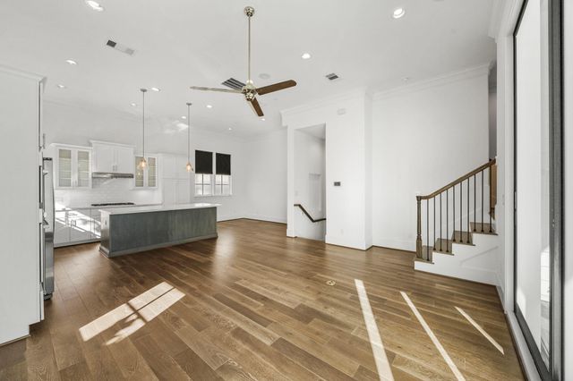 2234 Lou Ellen Lane D, Houston, TX 77018