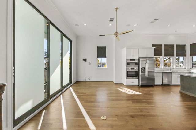 2234 Lou Ellen Lane D, Houston, TX 77018