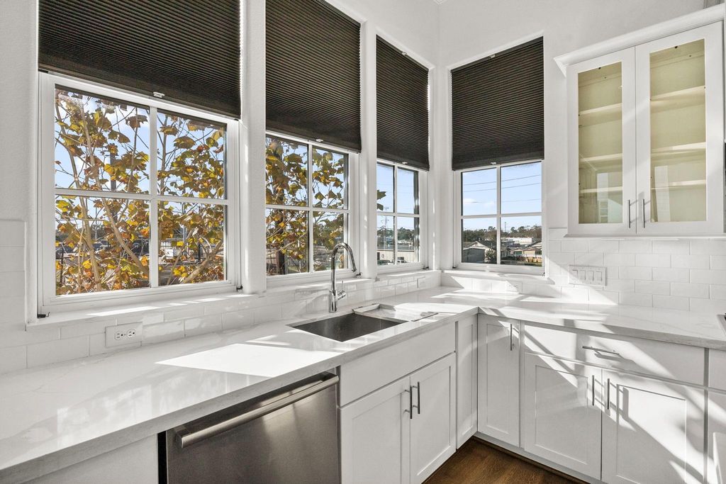 2234 Lou Ellen Lane D, Houston, TX 77018