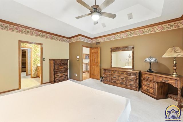 3300 SE Meadowview DR, Topeka, KS 66605