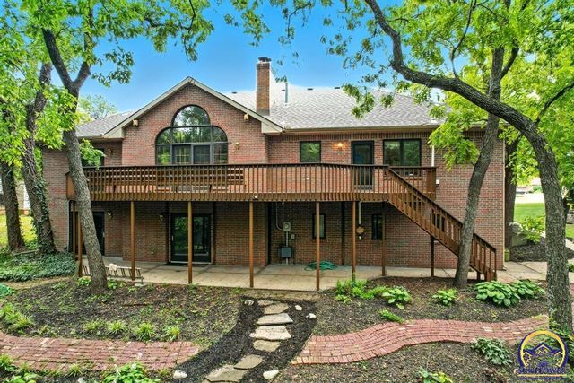 3300 SE Meadowview DR, Topeka, KS 66605