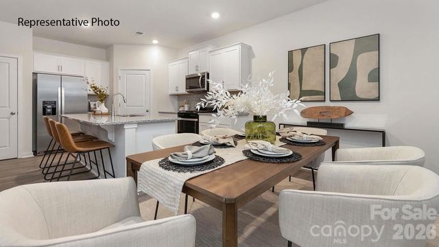 1374 37th Avenue Lane NE, Hickory, NC 28601