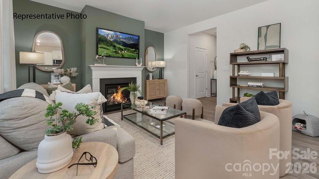 1374 37th Avenue Lane NE, Hickory, NC 28601